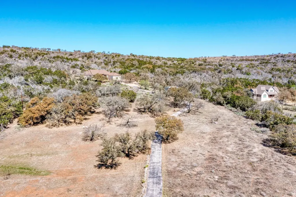 330 Juniper Trail Kingsland TX 78639