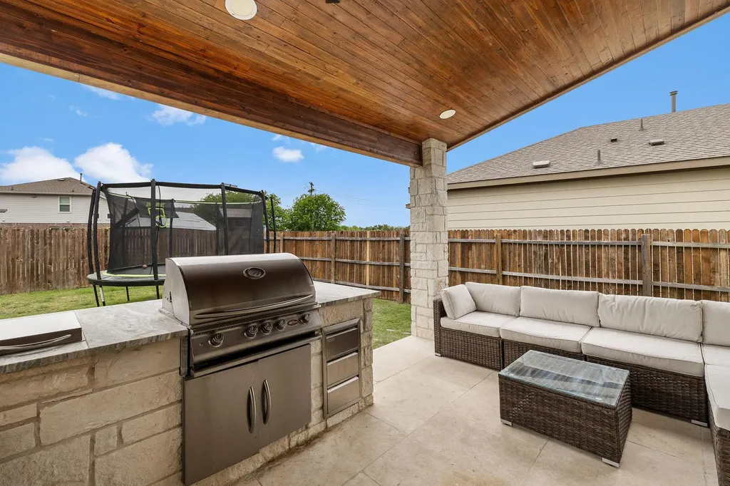 241 La Dera Drive Liberty Hill TX 78642