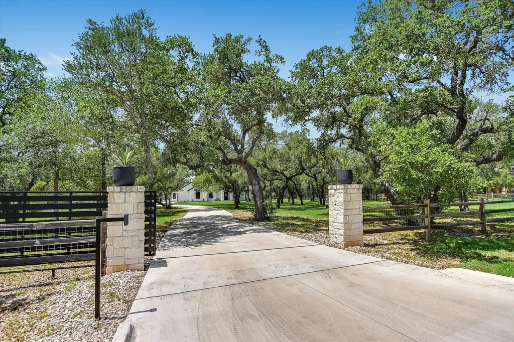 400 Creekside Drive Buda TX 78610