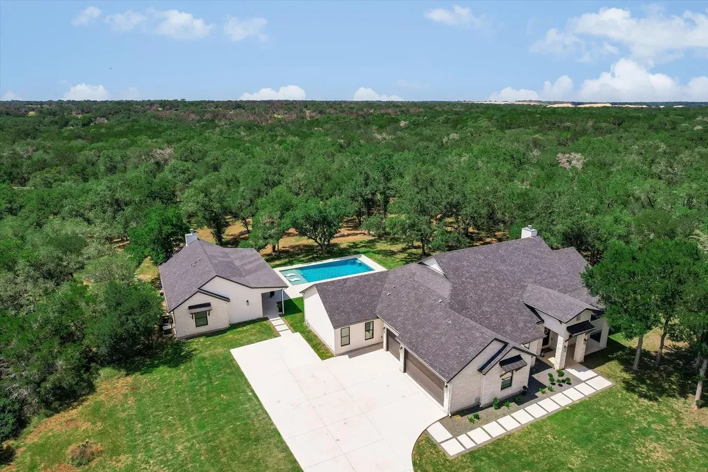 400 Creekside Drive Buda TX 78610