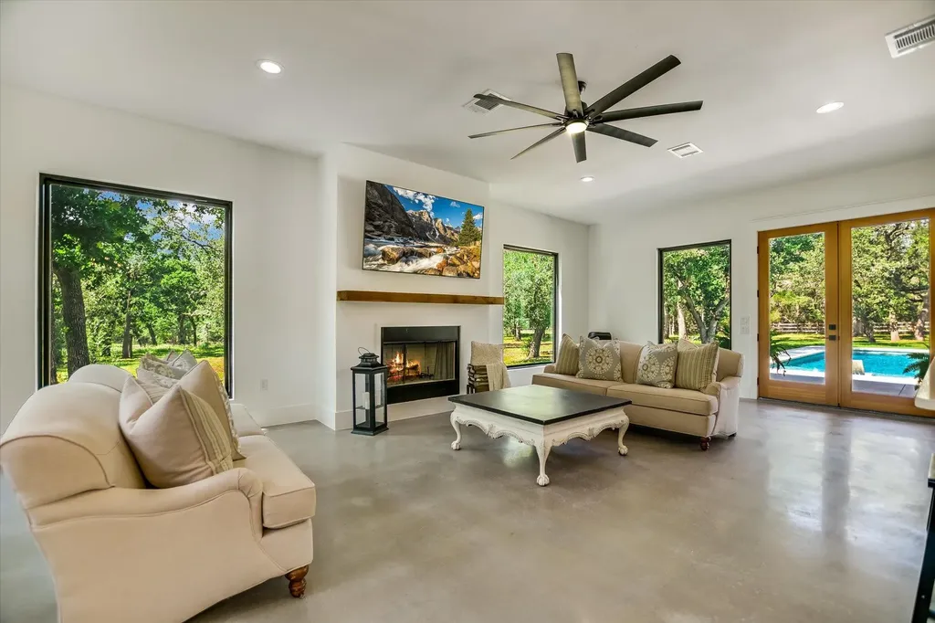 400 Creekside Drive Buda TX 78610