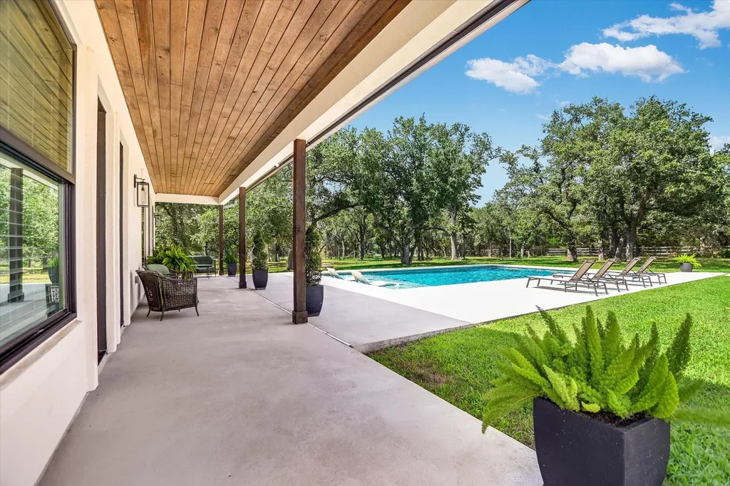 400 Creekside Drive Buda TX 78610