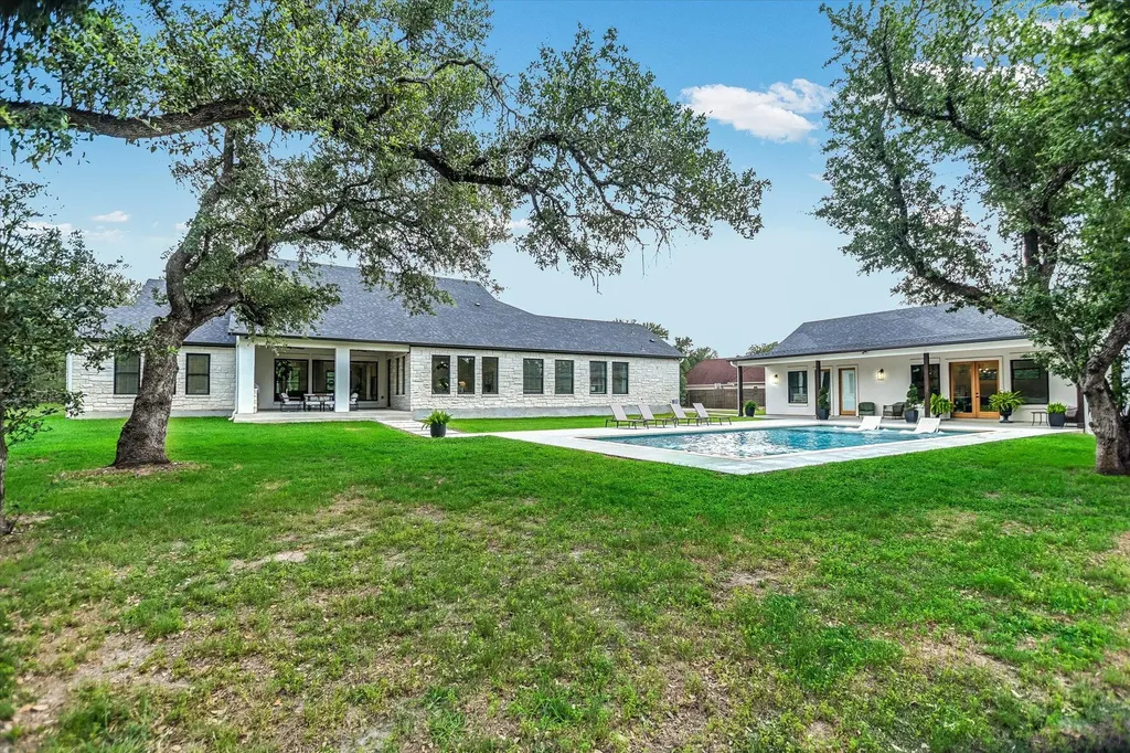 400 Creekside Drive Buda TX 78610