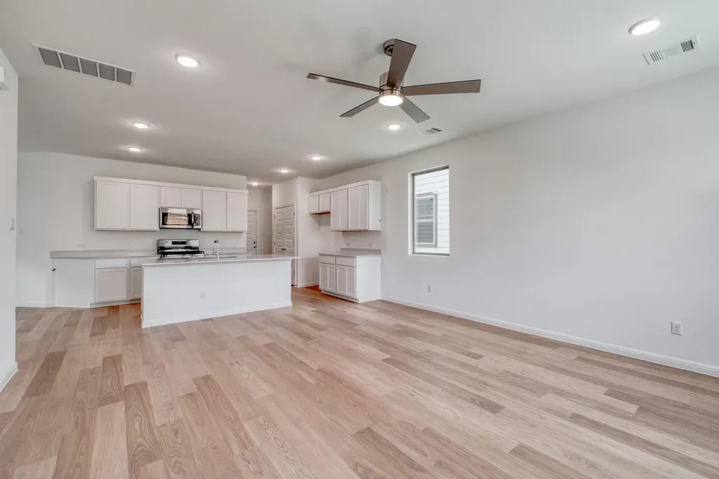 190 Hornet Street Elgin TX 78621