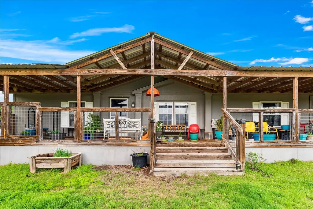 820 County Road 454 Taylor TX 78615