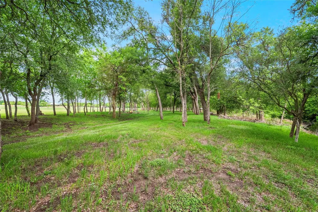 820 County Road 454 Taylor TX 78615