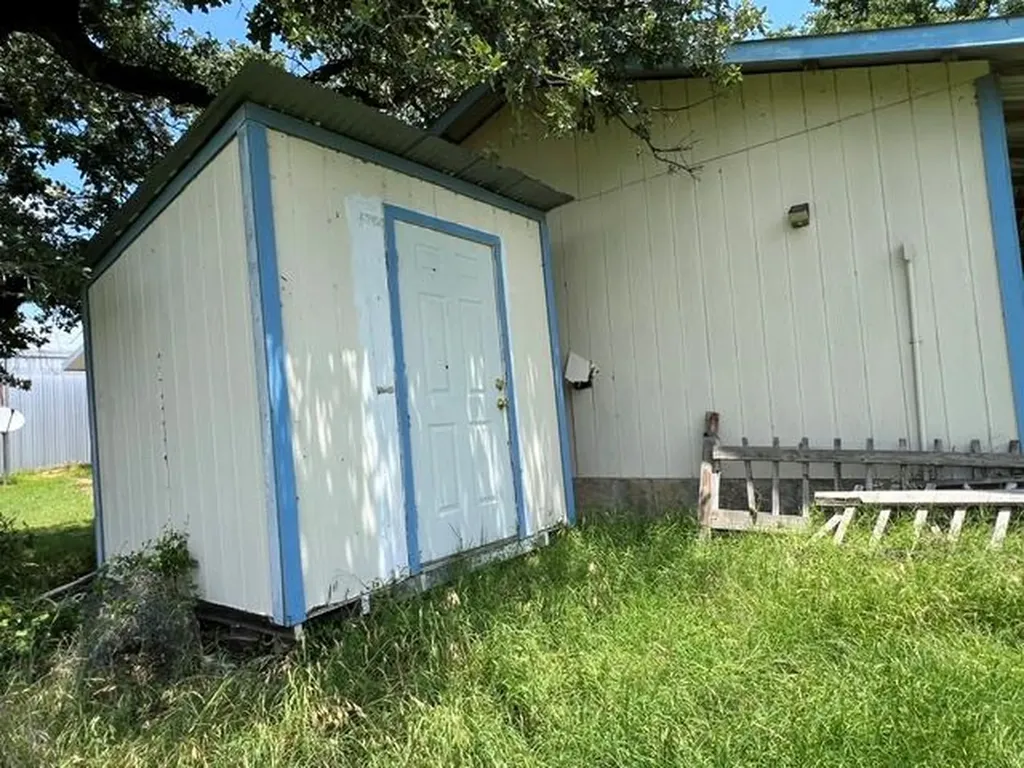1715 Buckwheat Drive Tow TX 78672