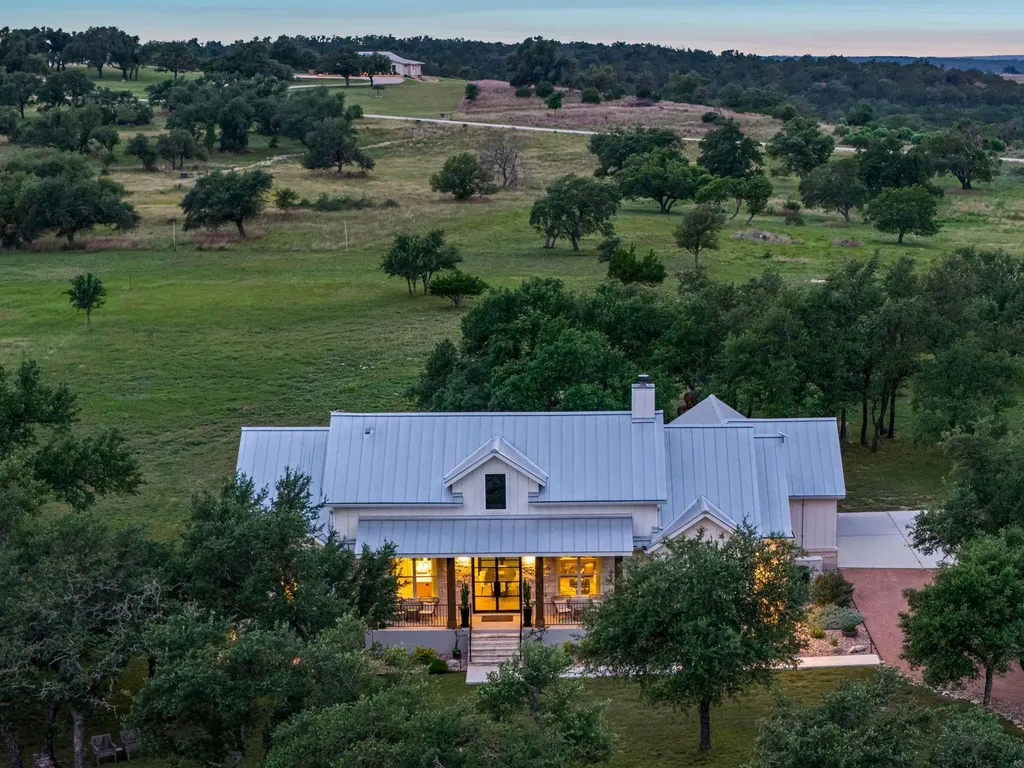 2009 Axis Circle Fredericksburg TX 78624