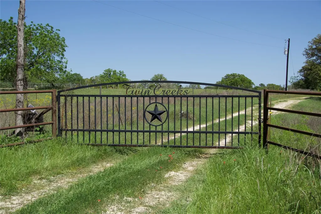 1035 Old Sayers Road Elgin TX 78621