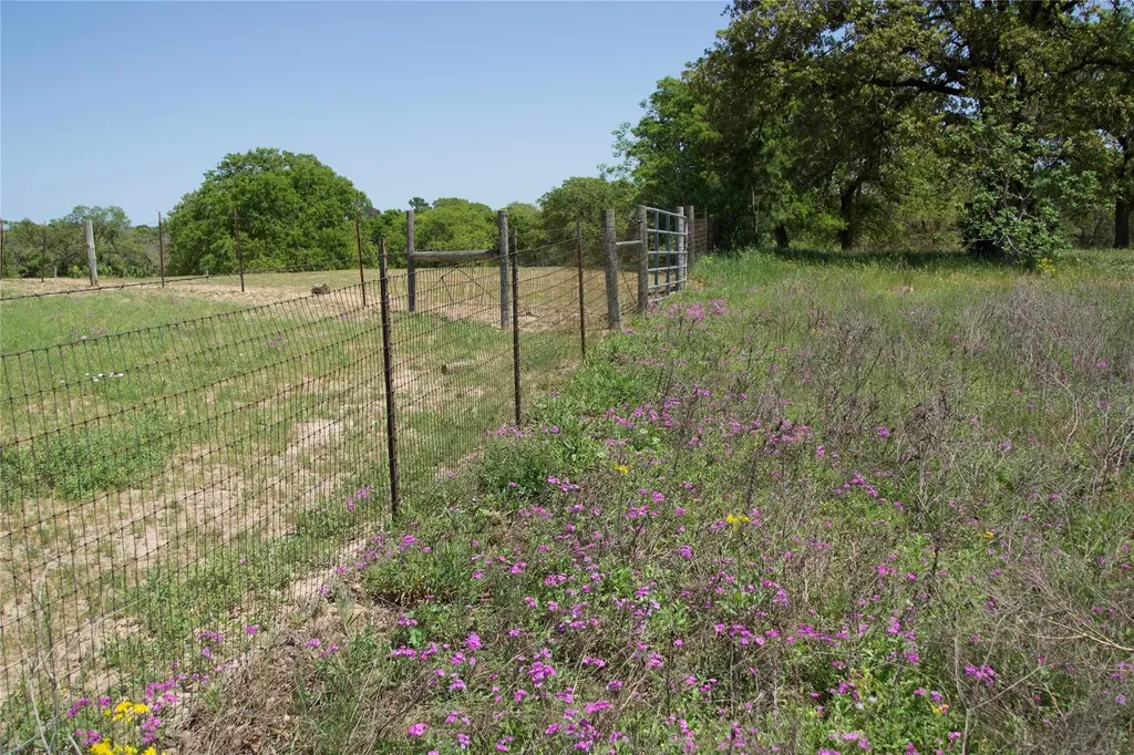 1035 Old Sayers Road Elgin TX 78621