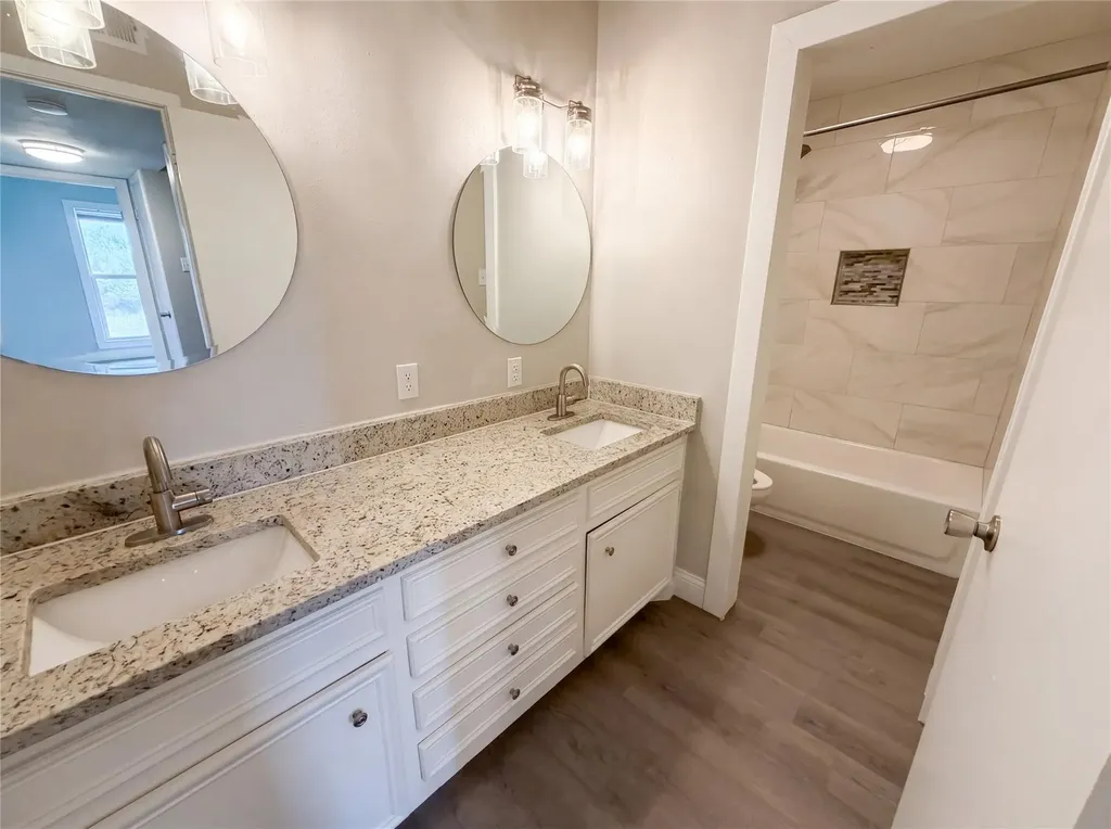 3216 Poe Cove Lago Vista TX 78645