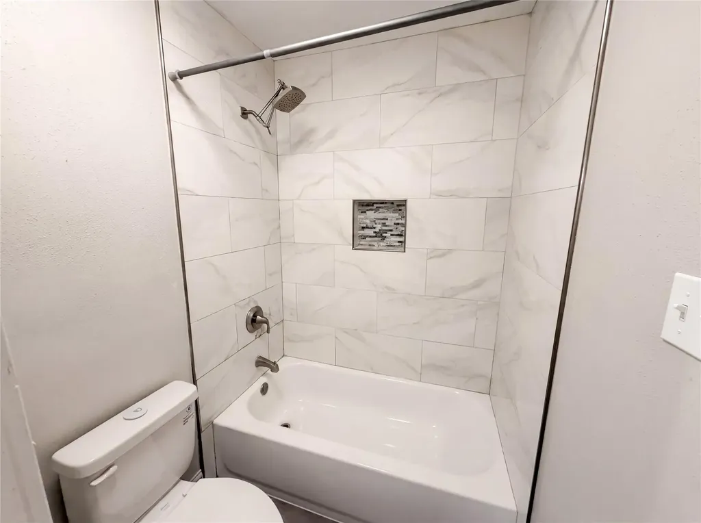 3216 Poe Cove Lago Vista TX 78645