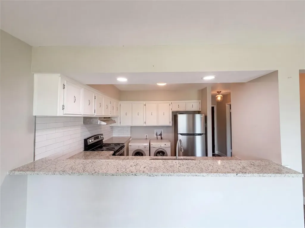 3216 Poe Cove Lago Vista TX 78645