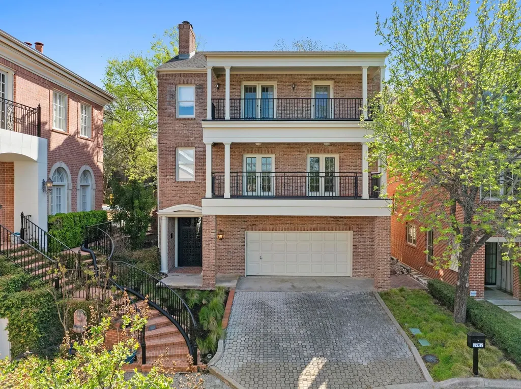 2702 Hillview Green Lane Austin TX 78703