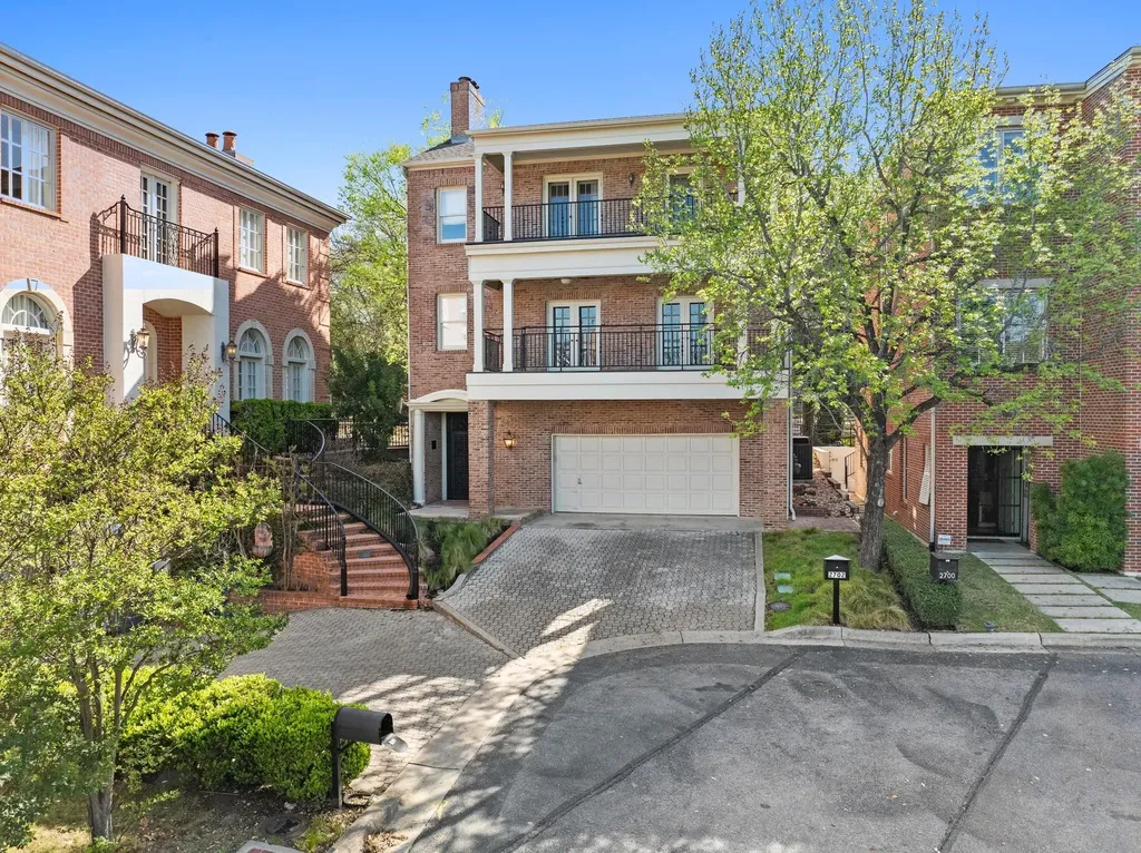 2702 Hillview Green Lane Austin TX 78703