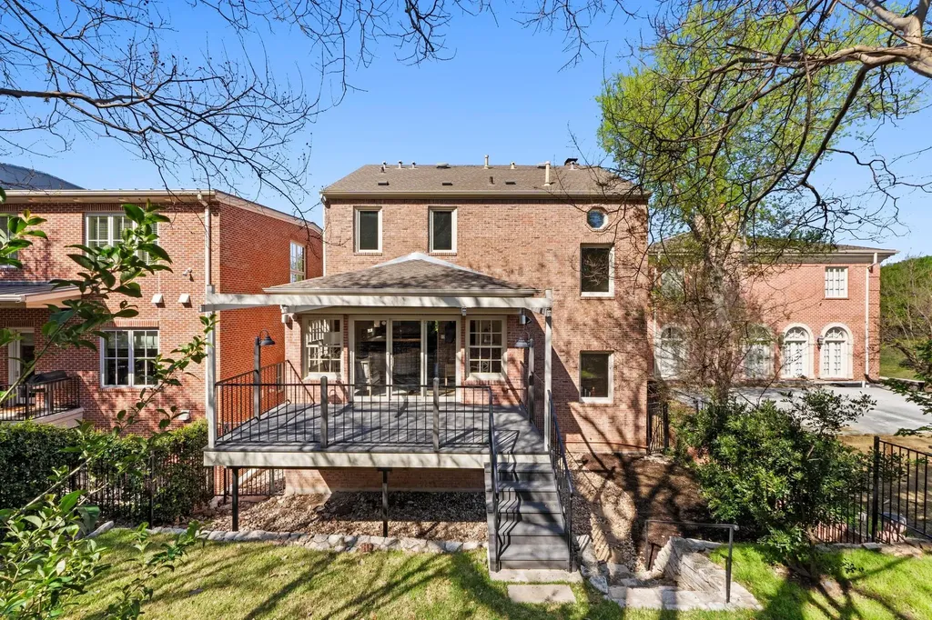 2702 Hillview Green Lane Austin TX 78703