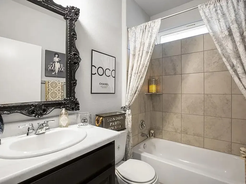 245 E Broade Street Leander TX 78641