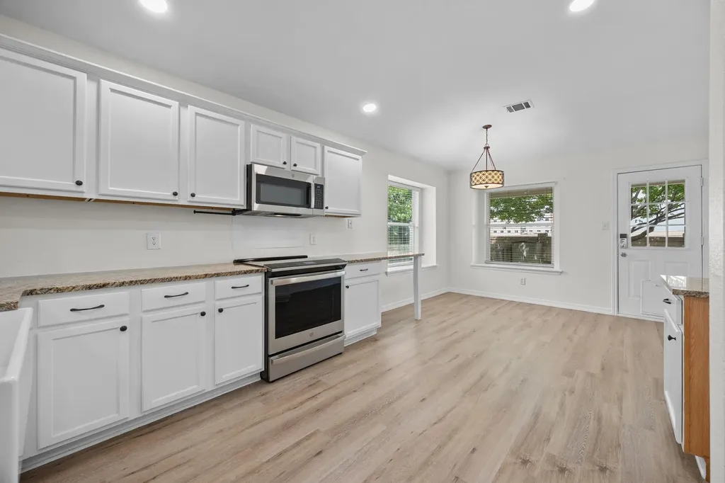 2418 Socorro Bend Leander TX 78641