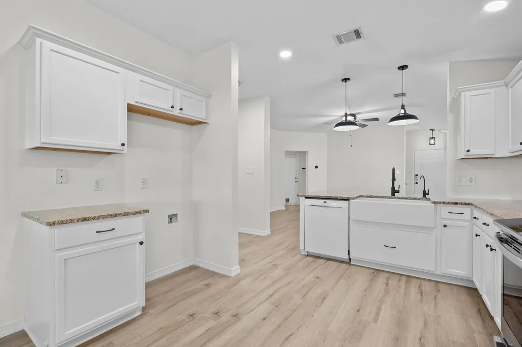 2418 Socorro Bend Leander TX 78641