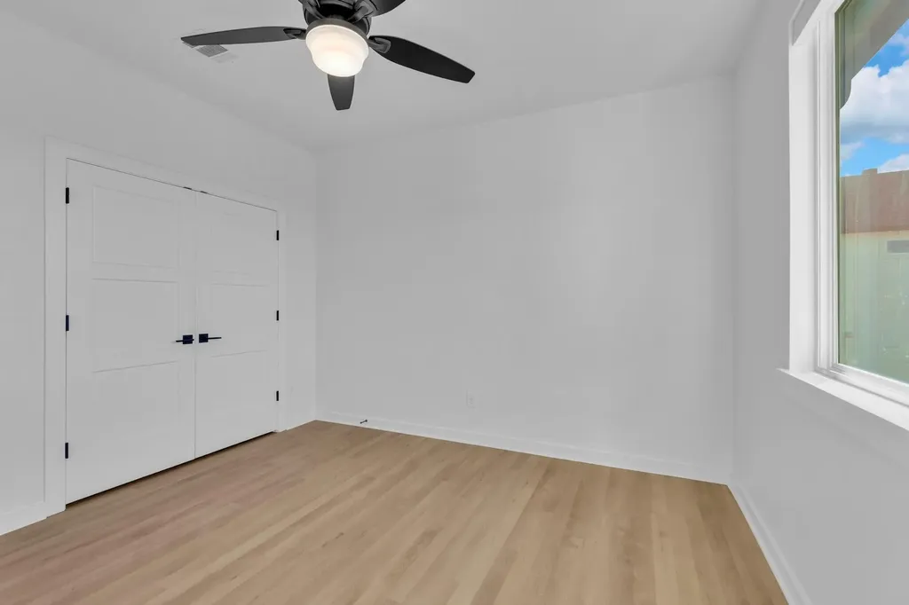 516 Ronay Drive S Spicewood TX 78669