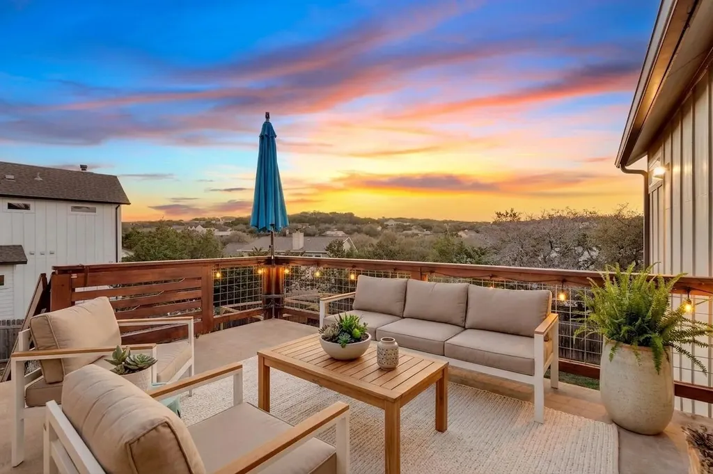 516 Ronay Drive S Spicewood TX 78669