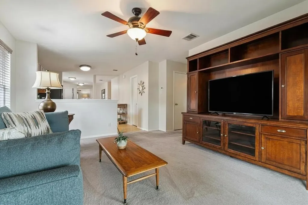 11225 Autumn Ash Drive Austin TX 78652