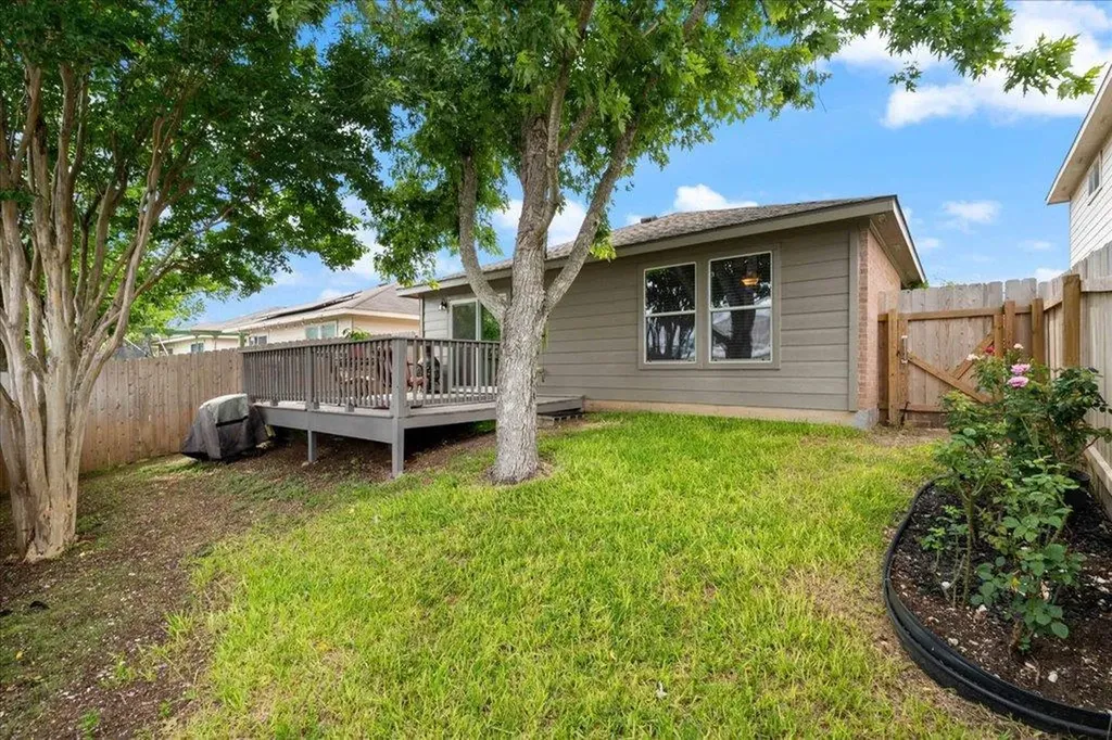 11225 Autumn Ash Drive Austin TX 78652