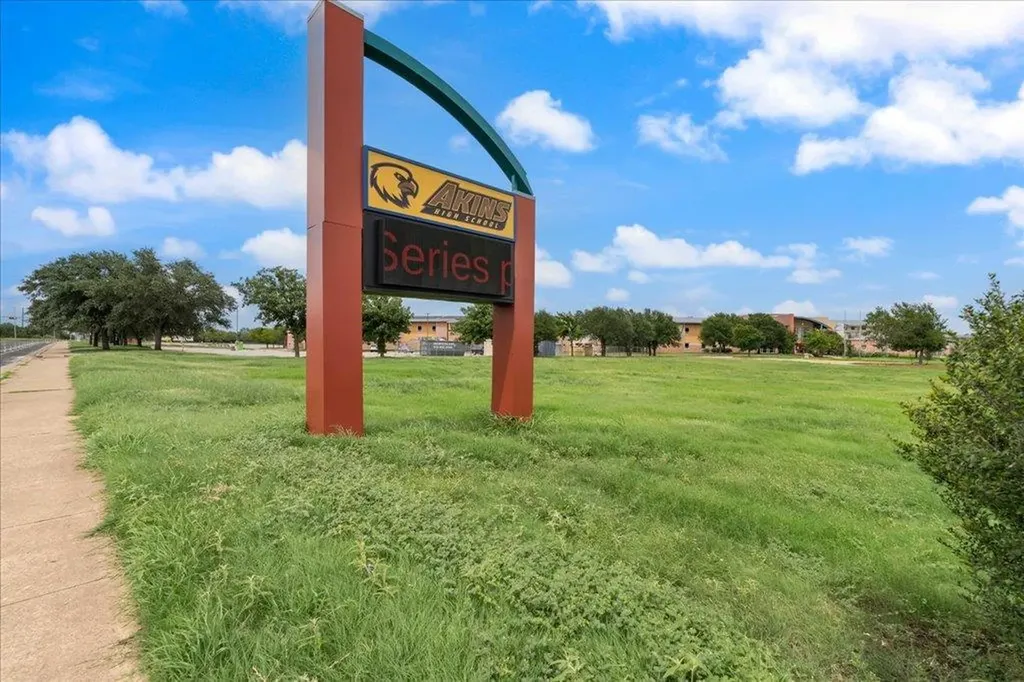 11225 Autumn Ash Drive Austin TX 78652