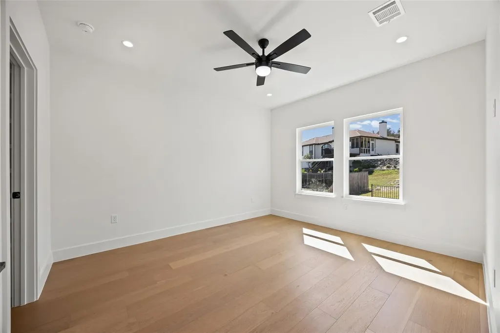 314 Alloway Drive Spicewood TX 78669