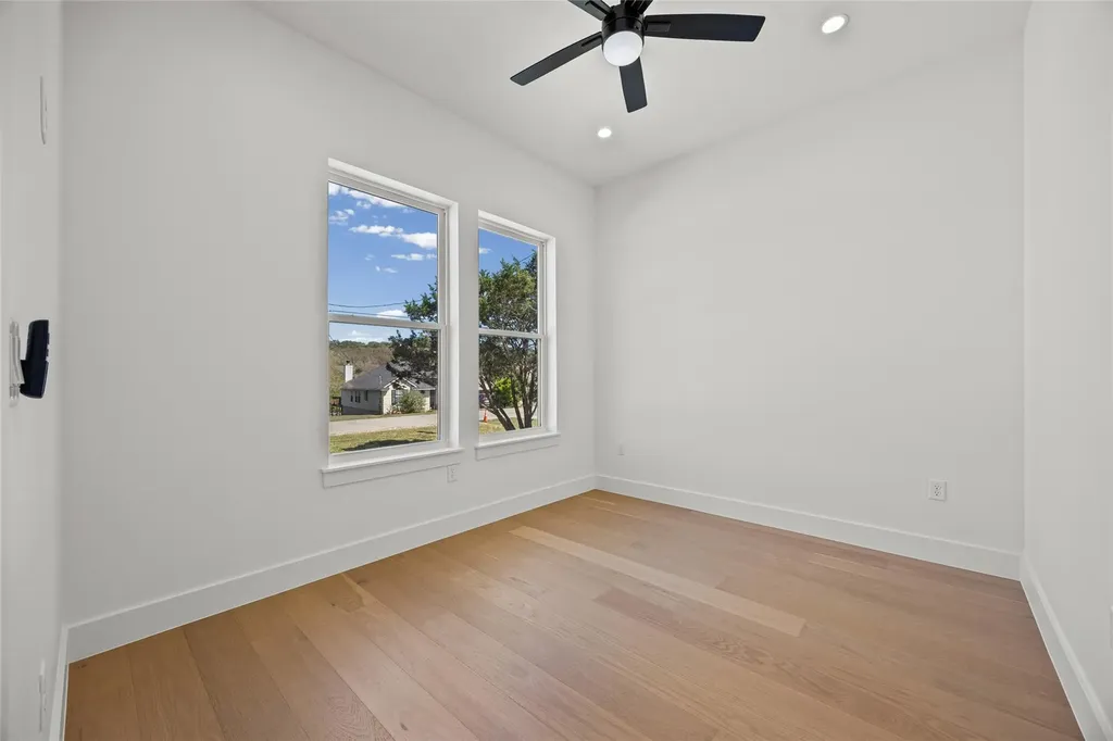 314 Alloway Drive Spicewood TX 78669