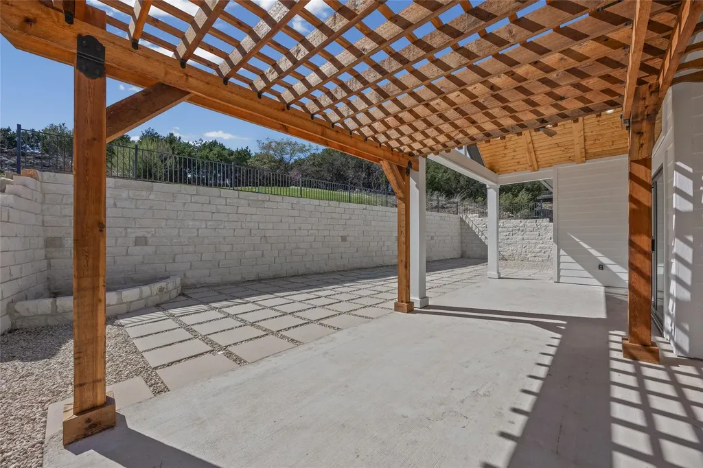 314 Alloway Drive Spicewood TX 78669