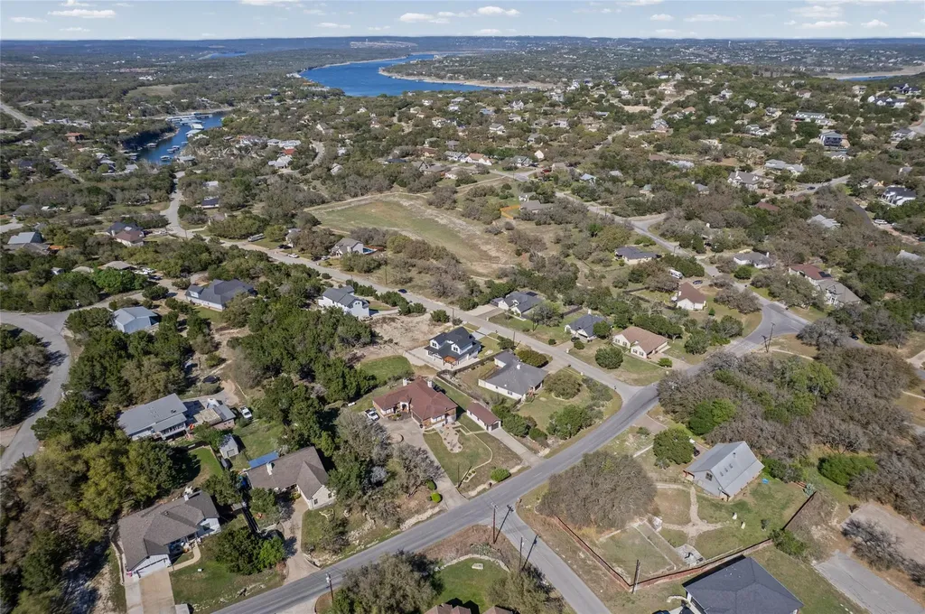314 Alloway Drive Spicewood TX 78669