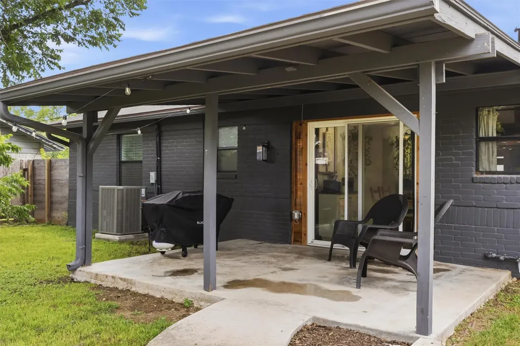 1014 S Meadows Drive Austin TX 78758