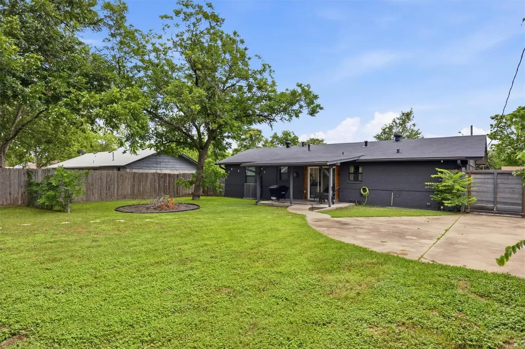 1014 S Meadows Drive Austin TX 78758