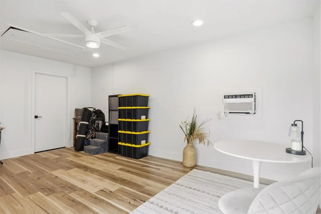 1014 S Meadows Drive Austin TX 78758