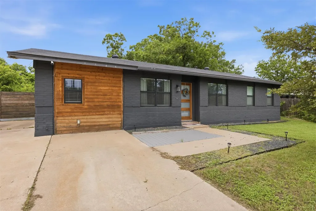 1014 S Meadows Drive Austin TX 78758
