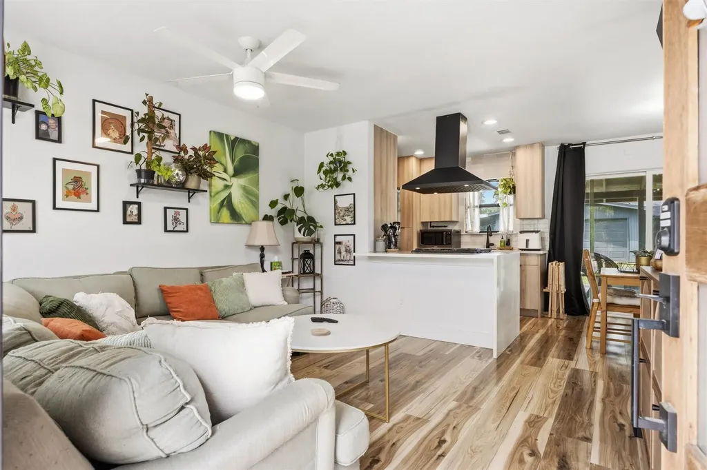 1014 S Meadows Drive Austin TX 78758