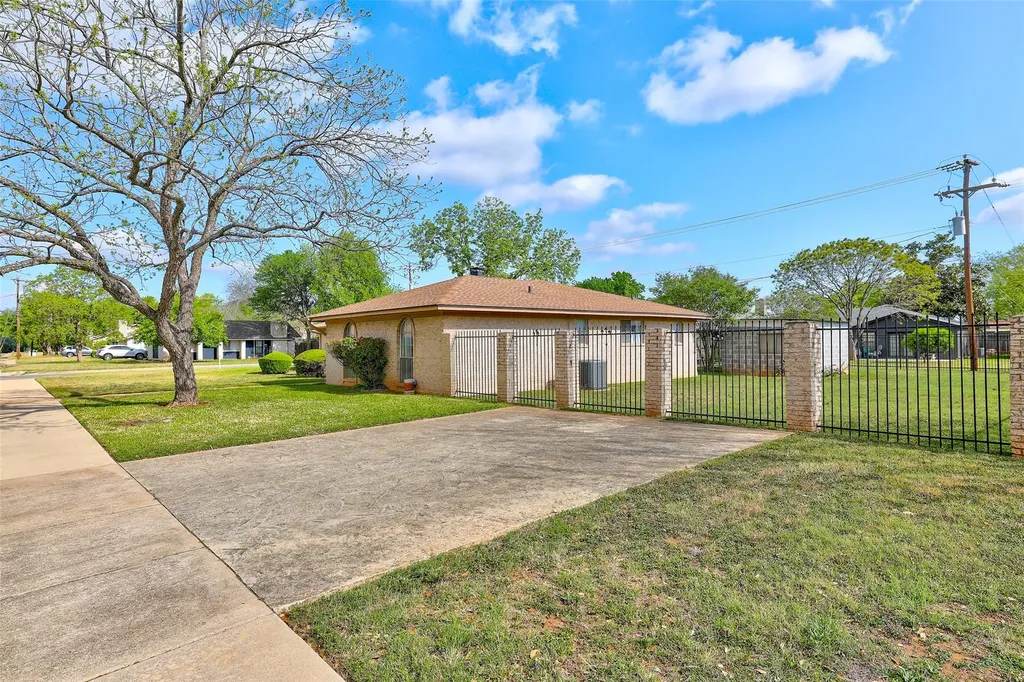 2303 Dawn Drive Georgetown TX 78628