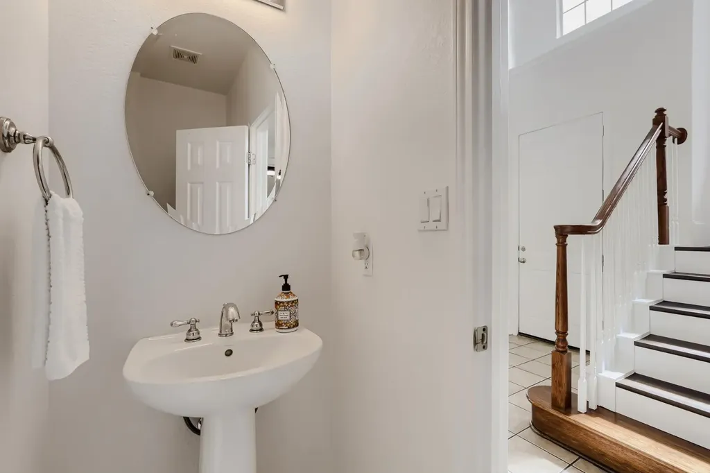 112 Aria Ridge Austin TX 78738