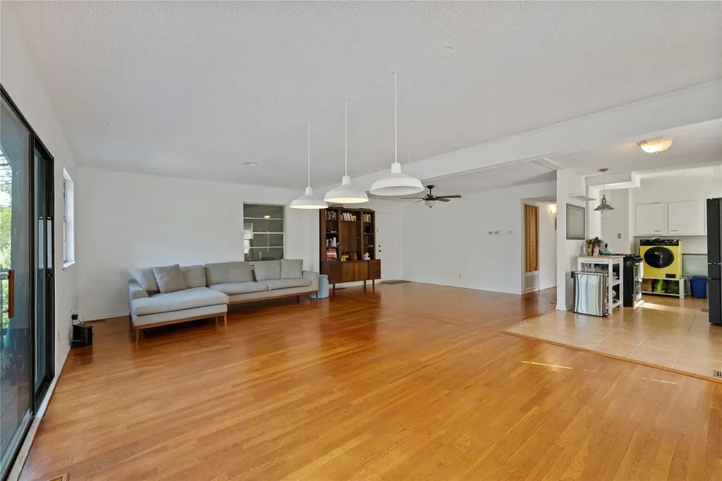 402 Philco Drive Austin TX 78745