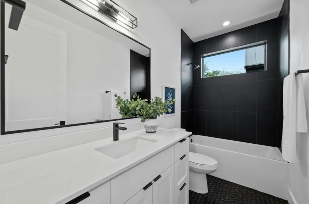 2008 Gathright Cove Austin TX 78704