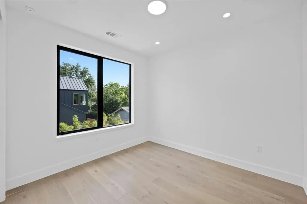 2008 Gathright Cove Austin TX 78704