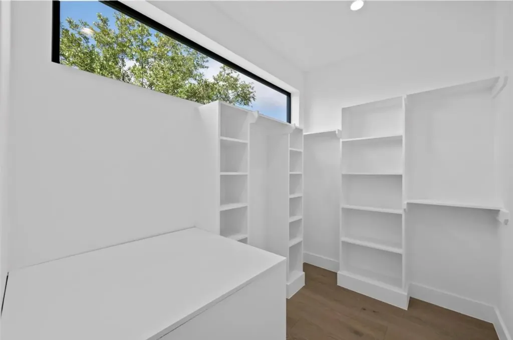 2008 Gathright Cove Austin TX 78704