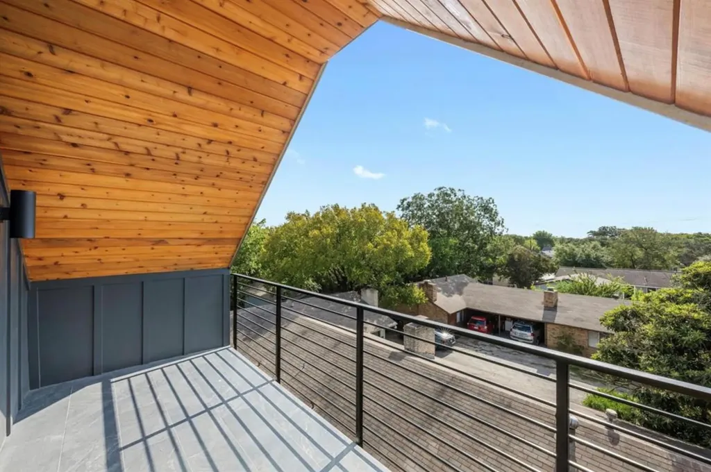 2008 Gathright Cove Austin TX 78704