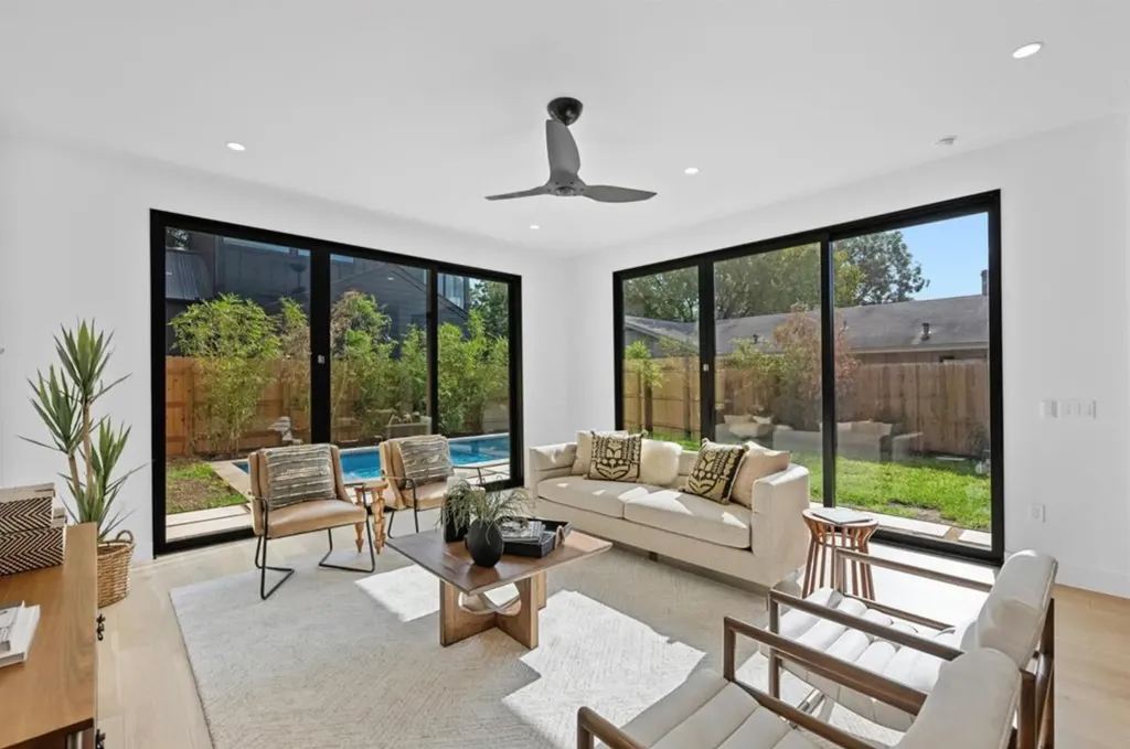 2008 Gathright Cove Austin TX 78704