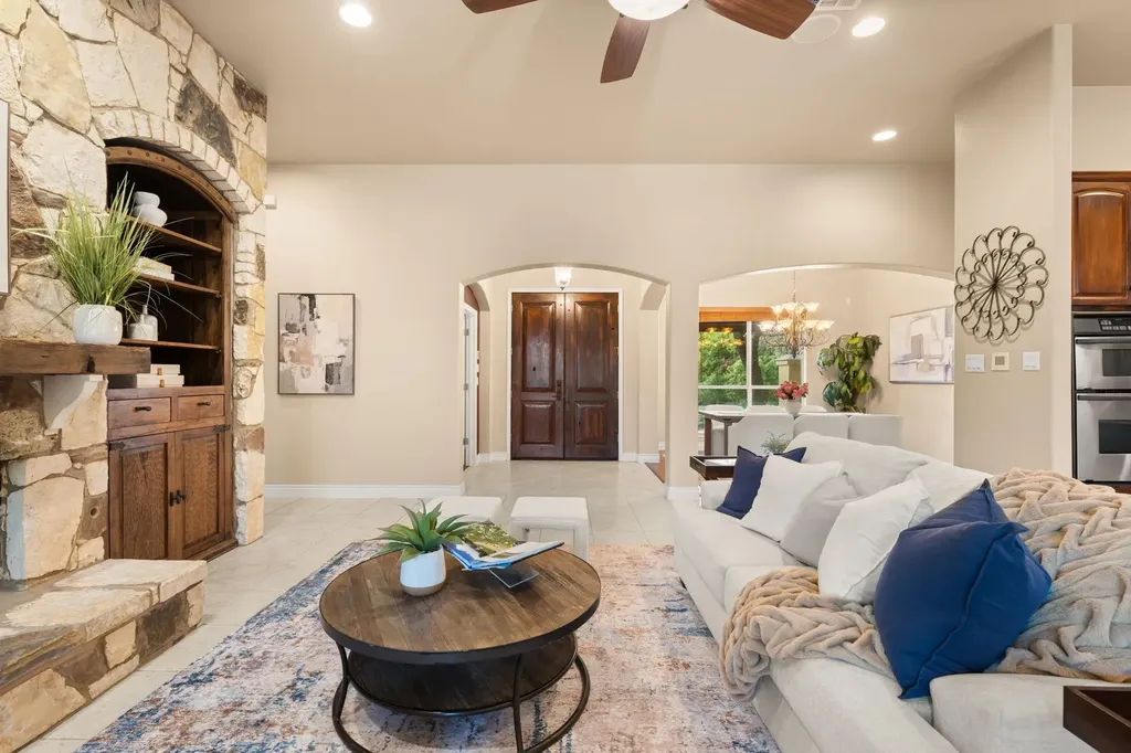 901 Palos Verdes Leander TX 78641