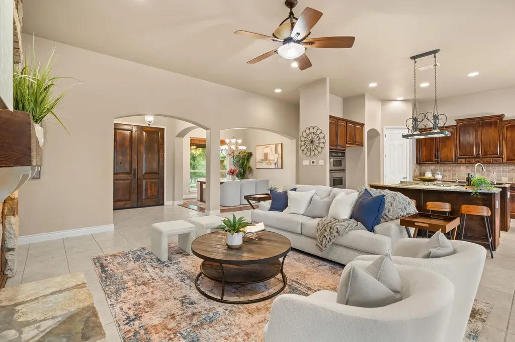 901 Palos Verdes Leander TX 78641
