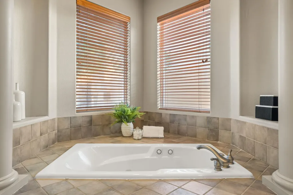 901 Palos Verdes Leander TX 78641
