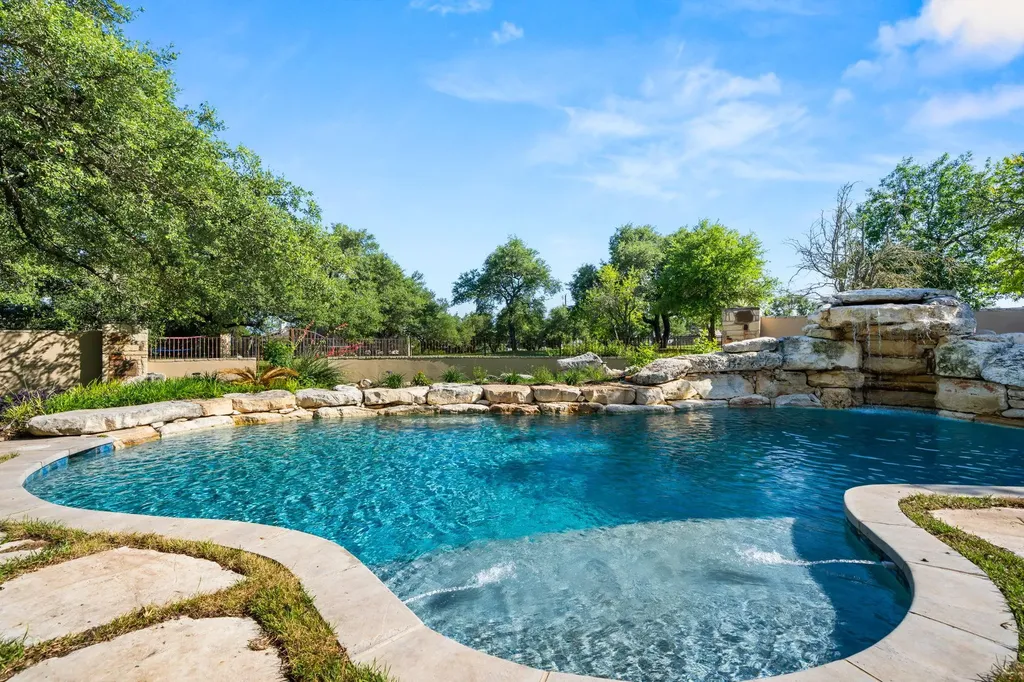 901 Palos Verdes Leander TX 78641