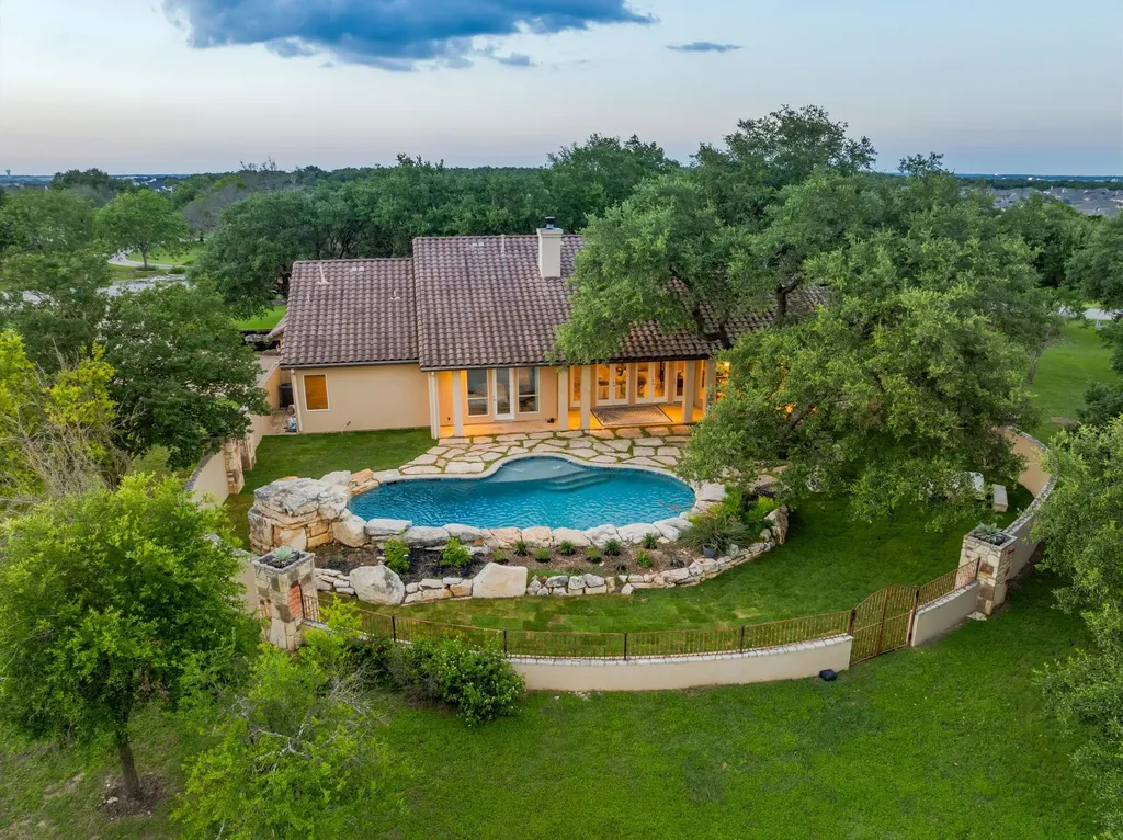 901 Palos Verdes Leander TX 78641